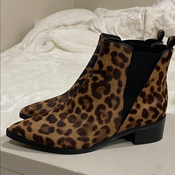 Marc Fisher NEW Brown Leopard Ankle Boots - Picture 3 of 12